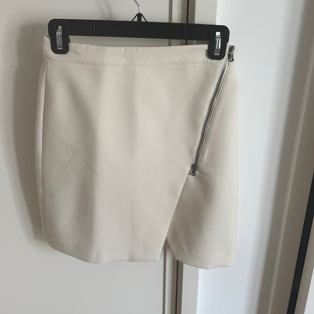 Club Monaco ivory zip skirt